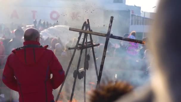 Novokuzneck Rusland Februari 2018 Het Verbranden Van Beeltenissen Straat — Stockvideo