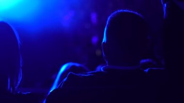 bir konser oturma seyirci