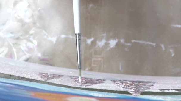 The artist paints a picture with oil — Stock Video