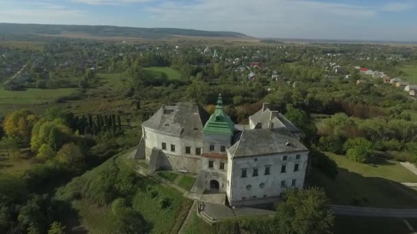Luchtfoto schieten van het kasteel van Olesko Rechtenvrije Stockvideo