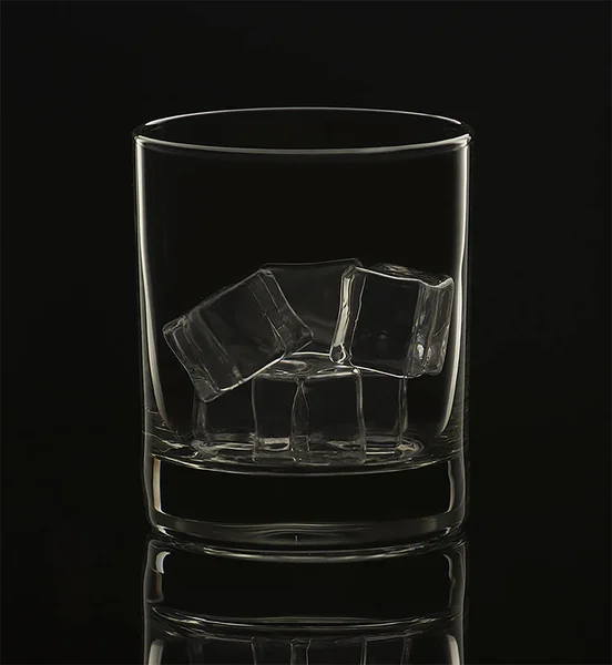 Siyah arkaplanda cam