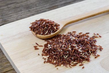 Kırmızı taneli pirinç