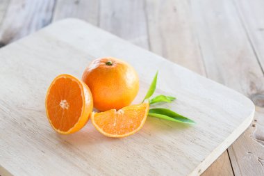 turuncu ahşap zemin