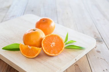 turuncu ahşap zemin