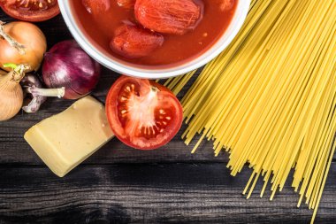 Spagetti bolognese, İtalyan ev yapımı malzemeler