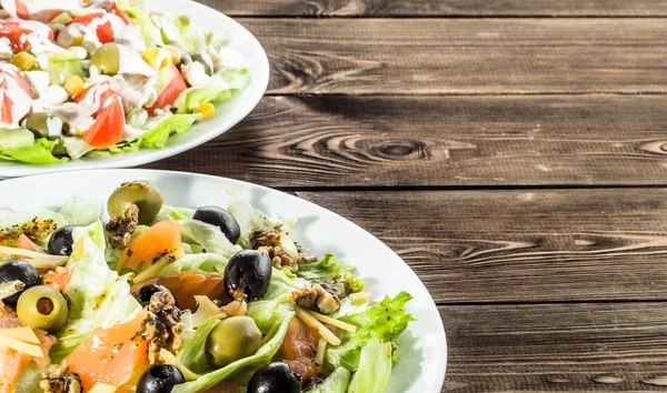集沙拉、 开胃菜与三文鱼和蔬菜，健康饮食概念 — 图库照片