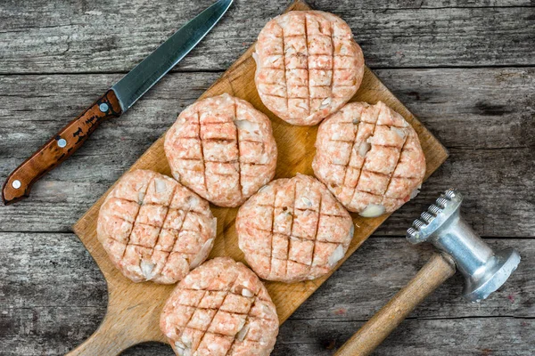 Almôndegas cruas carne de porco, cozinhando véu — Fotografia de Stock