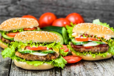 Izgara et ve sebze, hamburger topuz Barbekü pirzola ile sığır eti burger