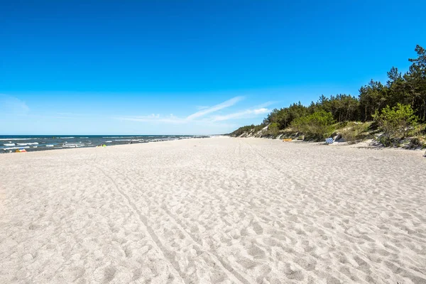 Praia do mar bonita com areia branca, praia de areia no verão, paisagem — Fotografia de Stock