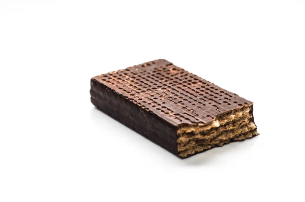 Cioccolato wafer isolato su sfondo bianco, snack dolce — Foto Stock