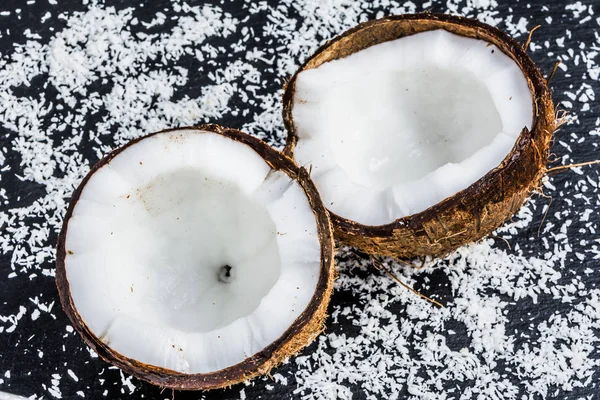 Dvě poloviny kokos makra — Stock fotografie