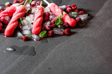 Kırmızı Buz lolly yaz meyve, soğuk ferahlatıcı snack
