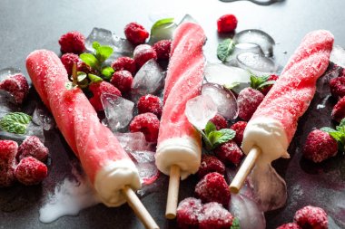 Kırmızı Buz lolly yaz meyve, soğuk ferahlatıcı snack