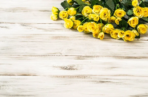 Buquê de rosas para convite de casamento ou cartão de dia dos namorados, moldura de flores — Fotografia de Stock