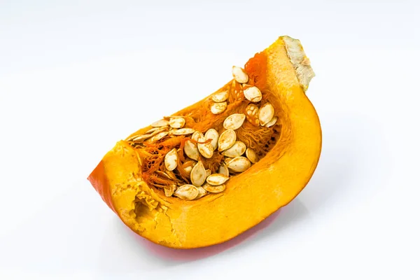 Rebanada de calabaza aislada sobre fondo blanco — Foto de Stock