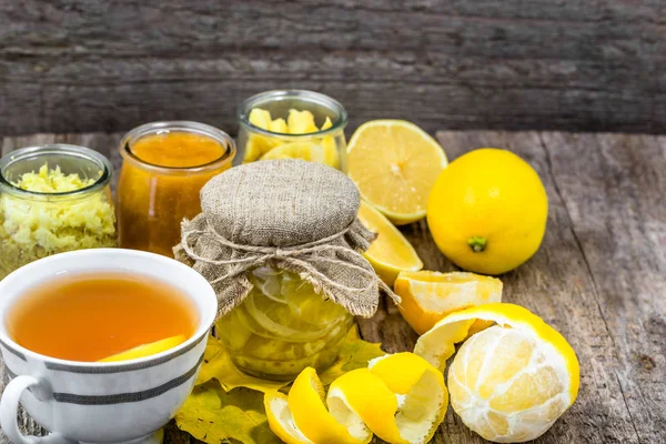 Çay limon, tatlım ve zencefil, sıcak içecek, doğal antioksidan ile