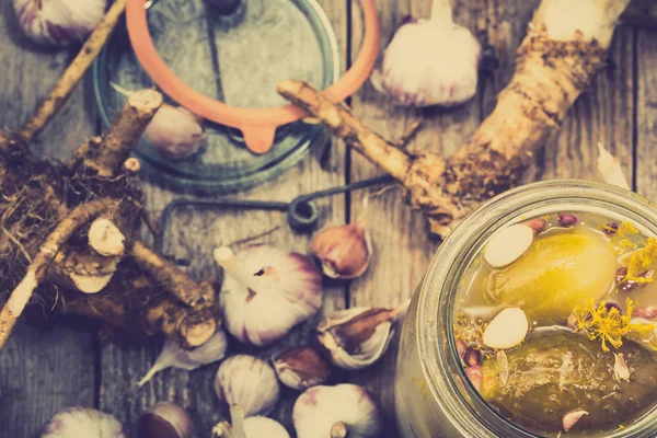 Tuzlu salatalık - turşu kavanozuna, ev yapımı Reçelleri