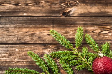 Noel cam top yeşil Noel ağacı dalı