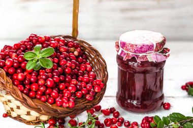 Berry reçel masada, doğal organik gıda - ev yapımı bir kavanoza korumak için kış