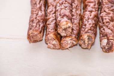 Sosis - geleneksel ince sosis sanki Kuru