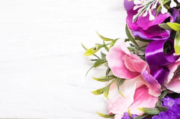 Fond de Pâques avec fleurs de printemps, décoration de table — Photo