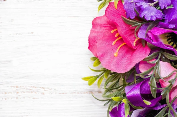 Fond de Pâques avec fleurs de printemps, décoration de table — Photo