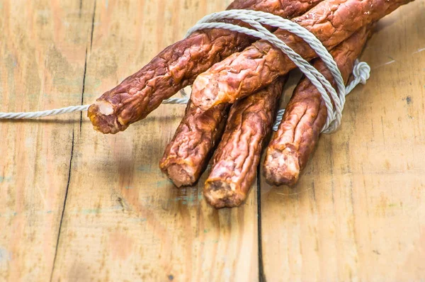 Salsicha seca - salsichas finas tradicionais kabanos — Fotografia de Stock
