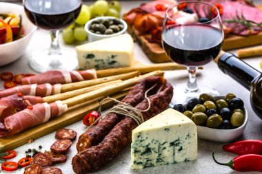 Geleneksel İspanyolca tapas bar veya şarap aperatif sette tablo, Gıda seçimi, Akdeniz diyeti