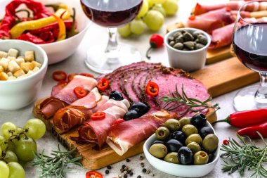 Geleneksel İspanyolca tapas bar veya şarap aperatif sette tablo, Gıda seçimi, Akdeniz diyeti