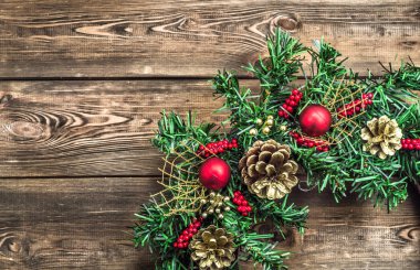 Ahşap Kapıda asılı Advent Noel çelenk