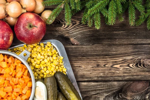 Ingredientes para ensalada de verduras, concepto de cocina navideña — Foto de Stock
