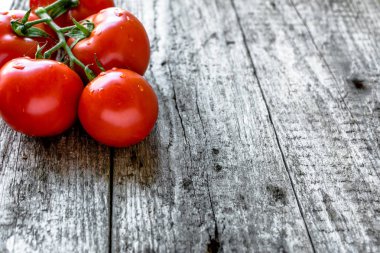 Taze domates, çiftçi masada yerel Market organik sebze