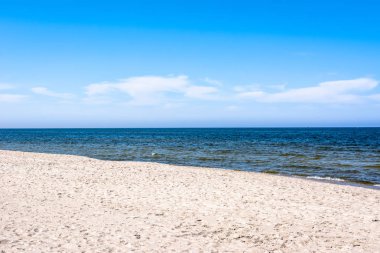 Boş plaj deniz, peyzaj üzerinde