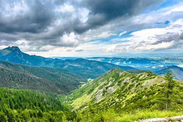 Doliny Góry Krajobraz Góry Tle Nieba — Zdjęcie stockowe
