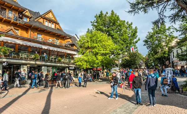 Zakopane Pologne Août 2016 Foule Des Touristes Dans Station Montagne — Photo