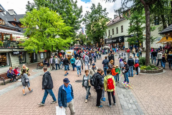 Zakopane Pologne Août 2016 Foule Touristes Dans Rue Krupowki Personnes — Photo