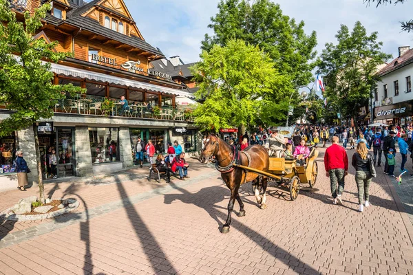 Zakopane Pologne Août 2016 Centre Ville Zakopane Les Touristes Apprécient — Photo