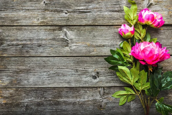 Mazzo di fiori estivi, sfondo per il giorno delle madri o per il giorno delle donne 8 marzo — Foto Stock