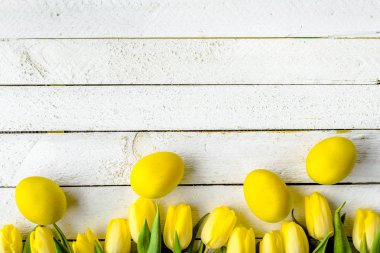 Mutlu Paskalya yumurtaları ve Lale ahşap tablo, Festival dekorasyon