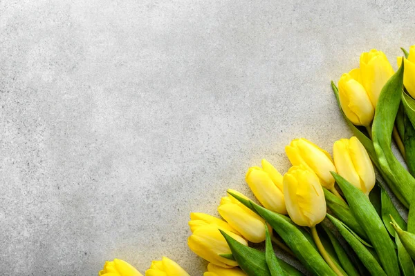 Κίτρινο τουλίπες, Άνοιξη Πάσχα φόντο για την ημέρα της γυναίκας ή μια κάρτα για την ημέρα της μητέρας με λουλούδια — Φωτογραφία Αρχείου