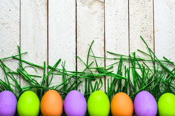 Huevos pintados, fondo de Pascua, decoración festiva de primavera — Foto de Stock