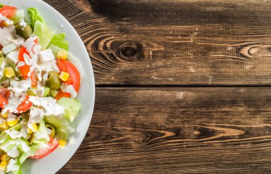 Sağlıklı yeme, Akdeniz mutfağından, vejetaryen gıda kavramı Yunan salatası