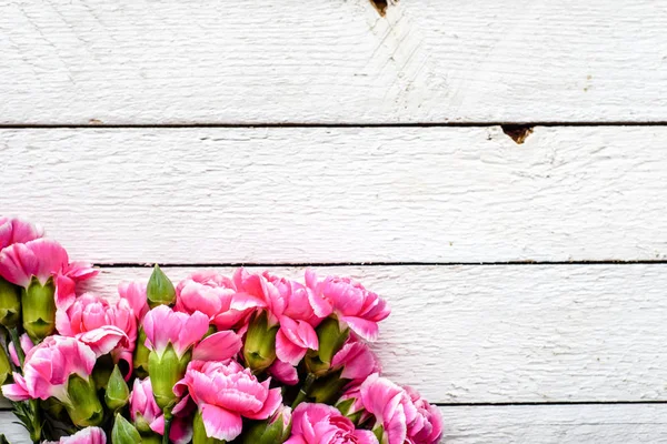 Fiori Primaverili Tavola Sfondo Bianco Regalo Festa Della Mamma Bouquet — Foto Stock