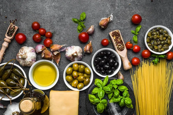 Ingredienti alimentari mediterranei o sfondo dieta italiana — Foto Stock