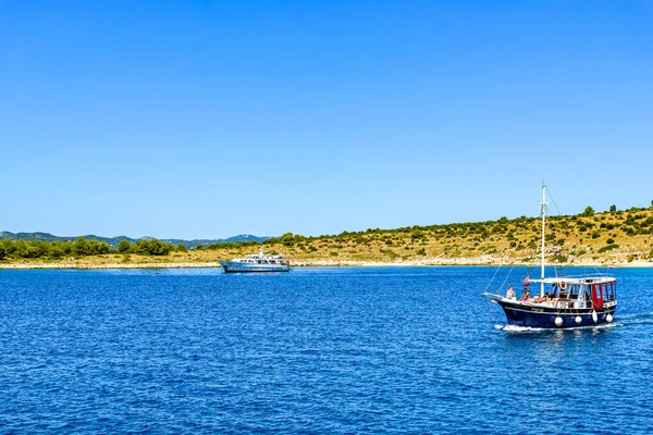 Wyspa Archipelagu Kornati Koło Zadaru Chorwacja Aug 2019 Jacht Rejsowy — Zdjęcie stockowe