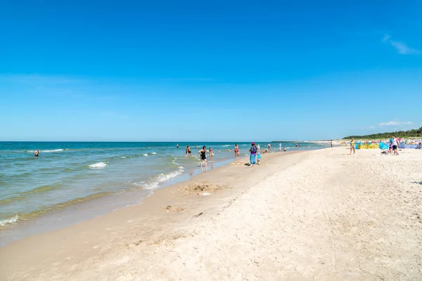 Leba Poland Junho 2019 Pessoas Praia Conceito Férias Verão Com — Fotografia de Stock