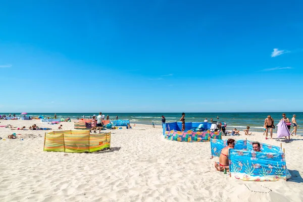 Leba Pologne Juin 2019 Bains Soleil Sur Plage Sable Mer — Photo