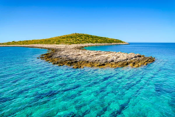 석호의 풍경과 청록색 흐르는 아드리아해 마티아 해안과 크로아티아 컨셉트 — 스톡 사진