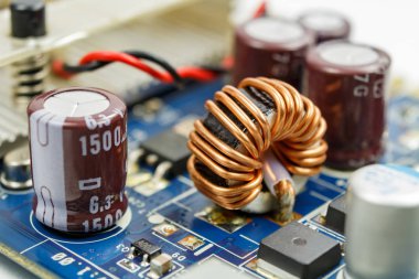 Trafo devre kartı closeup ferrit halkada üzerinde