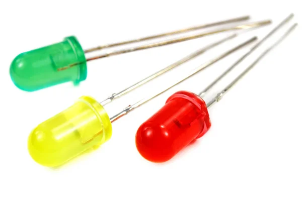 Closeup rode, gele en groene Led diodes op een witte achtergrond — Stockfoto